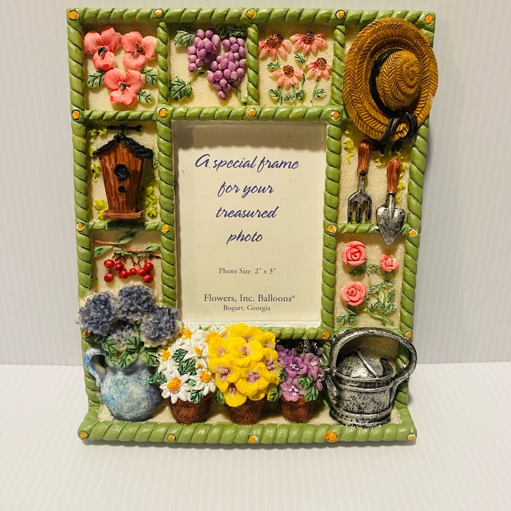 3D Flower Picture Frame Holds a 2X3 Photo